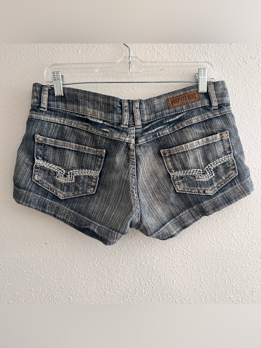 Free Culture Low-Rise Washed Denim Short Shorts - Picture 3 of 4